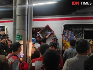 Tragedi Argo Bromo Anggrek vs KRL di Bekasi: Siapa Bertanggung Jawab atas Persinyalan Kereta?