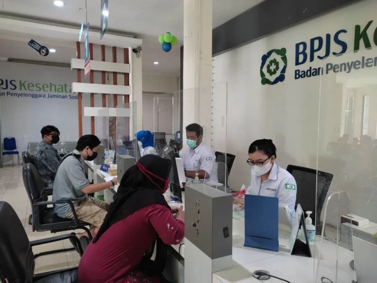 BPJS Kesehatan Luncurkan Aturan Kontrol Baru, Edukasi Mahasiswa, dan Upaya Selamatkan Keuangan di Tengah Defisit