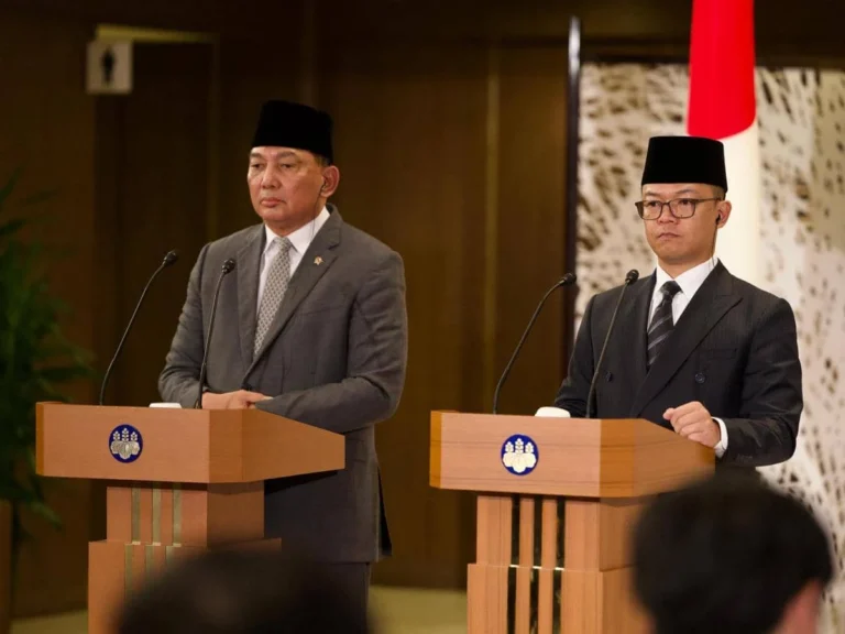Dino Patti Djalal: Kritik Buku, Diplomasi Prabowo, dan Respons Menlu Sugiono Memicu Perdebatan Nasional