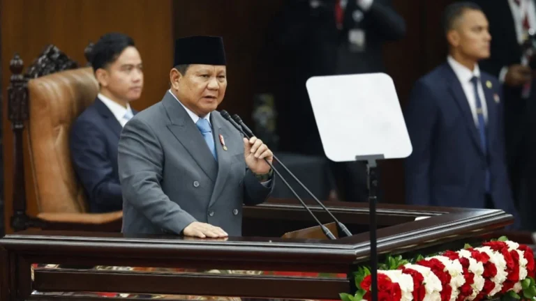 Prabowo Subianto Soroti Mobil Nasional, Diplomasi Global, dan Kritik Pengusaha di Munas HIPMI Lampung